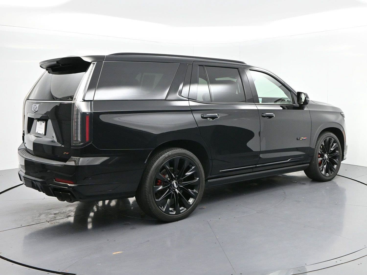 Used 2025 Cadillac Escalade V w/ LPO, ONYX Package AWD/4WD image 6