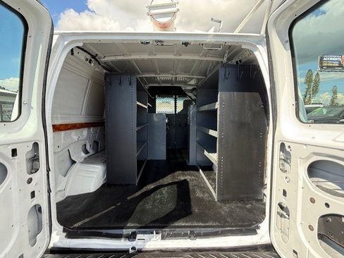 Used 2009 Ford E-350 and Econoline 350 Super Duty image 13