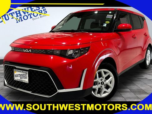 Used 2025 Kia Soul LX w/ LX Technology Package FWD image 1
