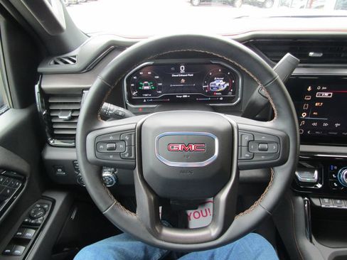 Used 2025 GMC Sierra 2500 AT4 w/ Technology Package AWD/4WD image 31