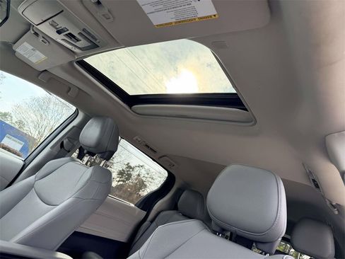 Certified 2024 Toyota Sienna XLE image 19