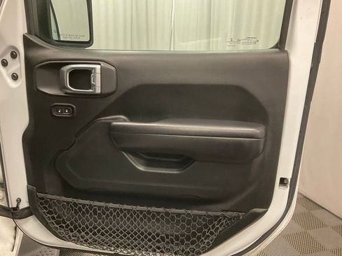 Used 2018 Jeep Wrangler Unlimited Sport S image 23