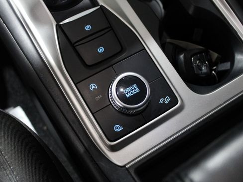 Used 2020 Ford Explorer XLT image 30