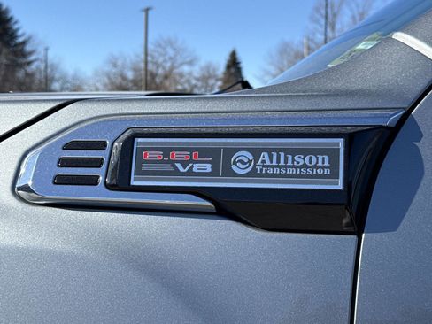 Used 2024 GMC Sierra 2500 SLE w/ SLE Value Package; image 4