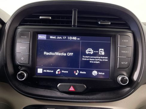 Used 2023 Kia Soul LX w/ LX Technology Package FWD image 23