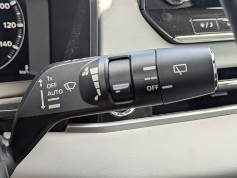 Used 2023 Mitsubishi Outlander SEL FWD image 28