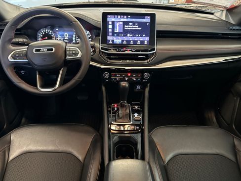 Used 2025 Jeep Compass Trailhawk AWD/4WD image 13