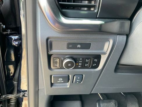 Used 2025 Ford F150 Raptor AWD/4WD image 9