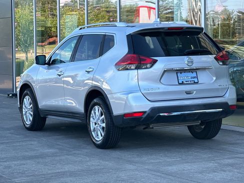 Used 2017 Nissan Rogue SV AWD/4WD image 5