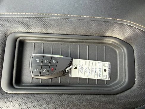 Used 2023 GMC Yukon XL AT4 w/ Technology Package AWD/4WD image 36
