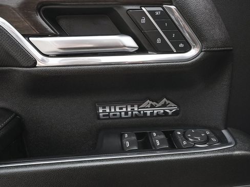 Used 2024 Chevrolet Silverado 1500 High Country w/ Technology Package AWD/4WD image 12