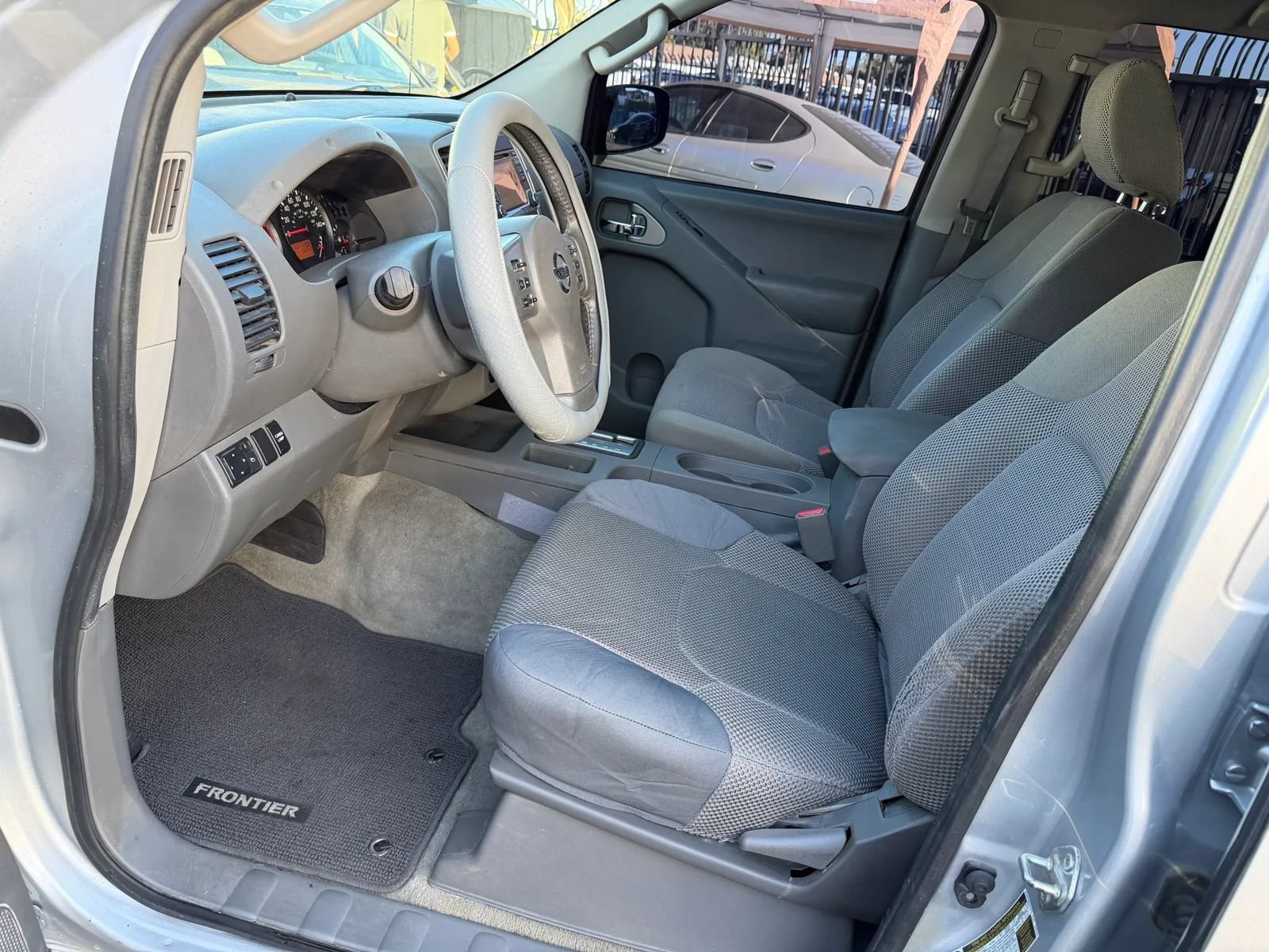 Used 2016 Nissan Frontier SV w/ SV Value Truck Package RWD image 13