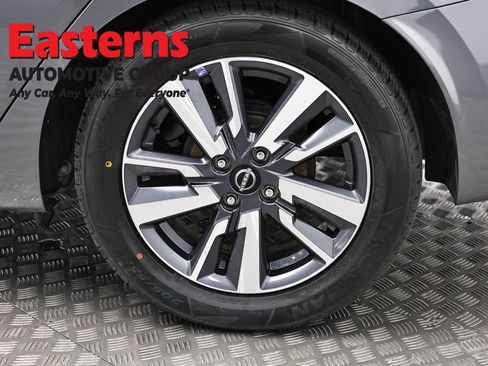 Used 2023 Nissan Versa SV image 33