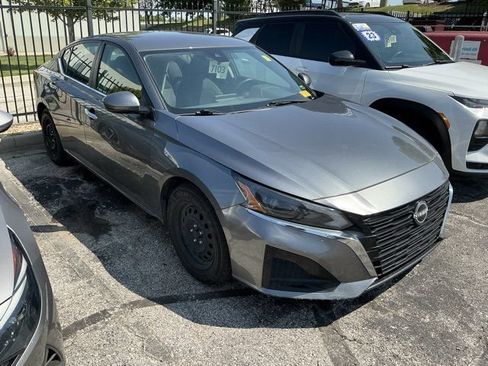 Used 2023 Nissan Altima 2.5 S FWD image 8