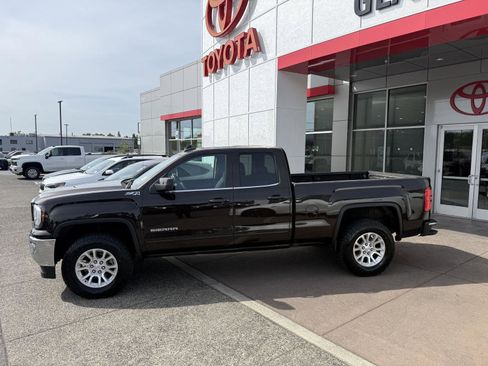 Used 2019 GMC Sierra 1500 SLE w/ SLE Value Package AWD/4WD image 3