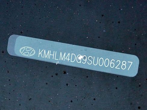 Certified 2025 Hyundai Elantra Sport FWD image 32