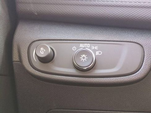 Used 2025 Chevrolet TrailBlazer LT image 4