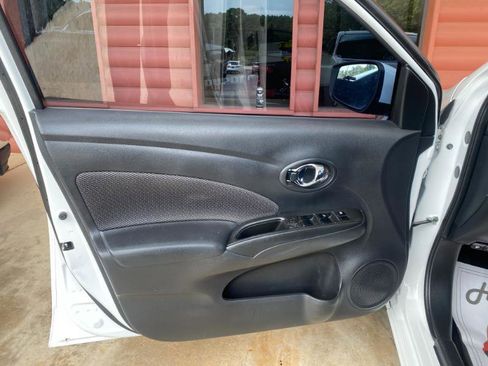 Used 2019 Nissan Versa SV image 12