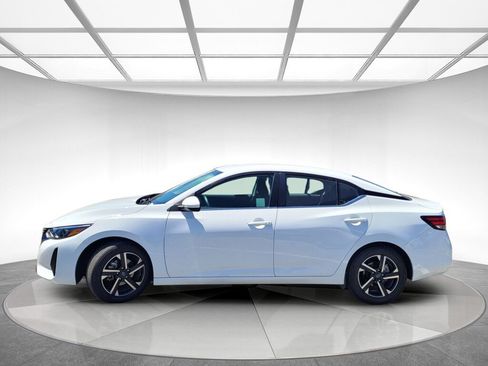 Used 2024 Nissan Sentra SV FWD image 6