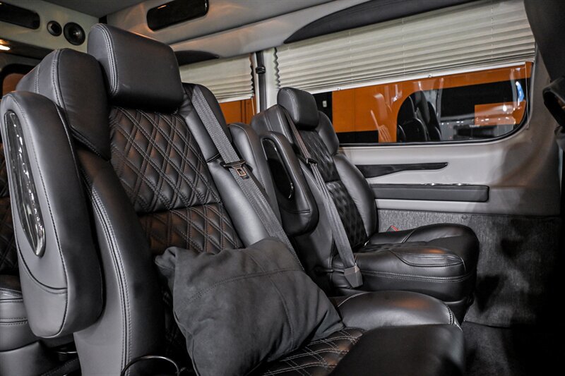 Used 2023 Mercedes-Benz Sprinter 2500 image 17