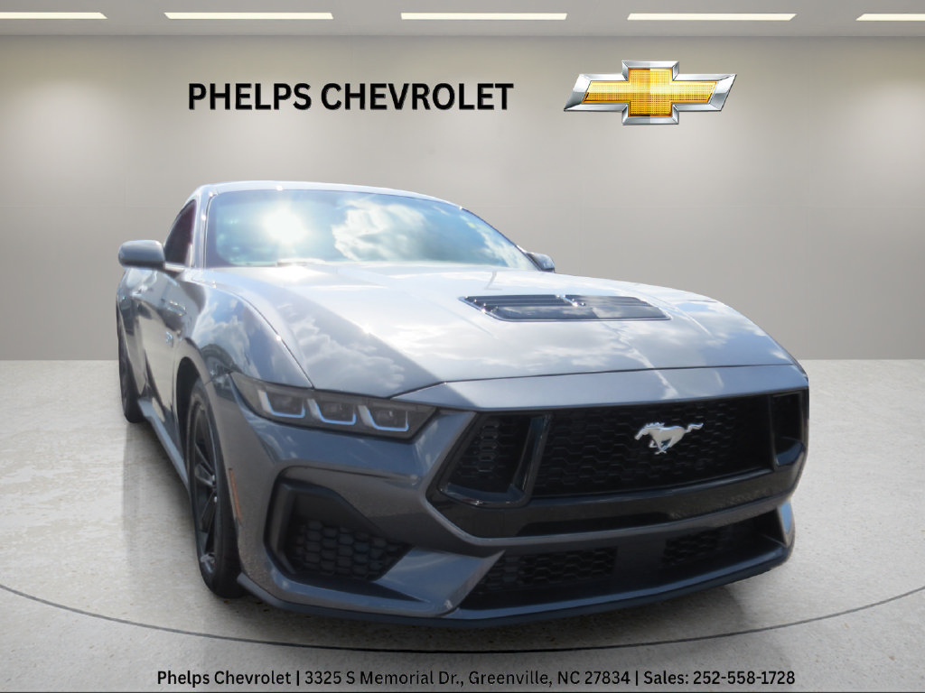 Used 2024 Ford Mustang GT RWD image 3