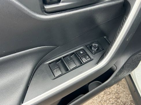Used 2021 Toyota RAV4 LE image 13