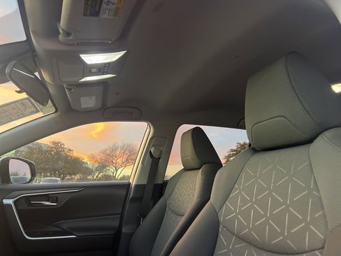 Used 2024 Toyota RAV4 XLE image 10