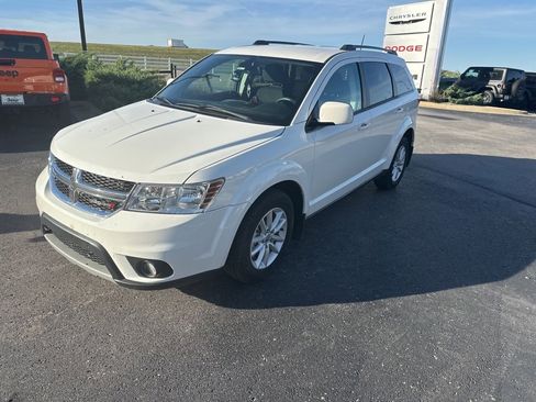 Used 2018 Dodge Journey SXT image 5
