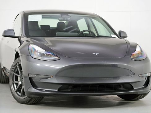 Used 2022 Tesla Model 3 Long Range image 2
