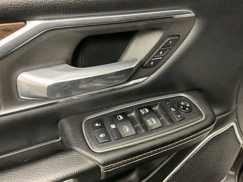 Used 2019 RAM 1500 Laramie w/ Off Road Group AWD/4WD image 11