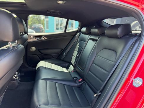 Used 2018 Kia Stinger GT2 RWD image 13