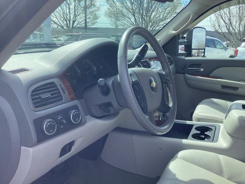 Used 2009 Chevrolet Silverado 3500 LTZ w/ LPO, Protection Package image 11