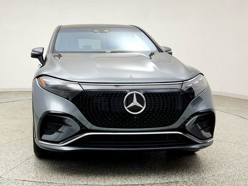 Used 2023 Mercedes-Benz EQS 580 4MATIC SUV w/ Exclusive Trim Package image 2