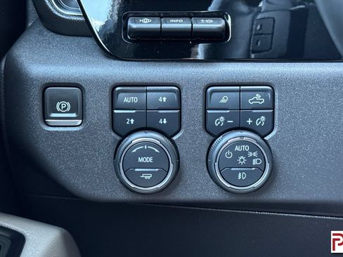 Certified 2024 Chevrolet Silverado 1500 ZR2 w/ Technology Package AWD/4WD image 32
