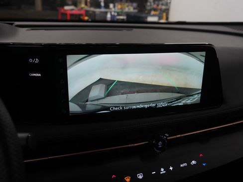 Used 2024 Nissan Ariya AWD image 21