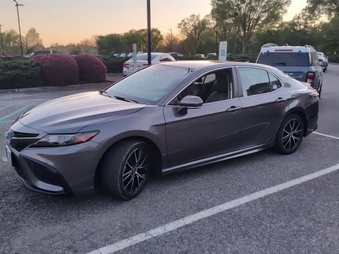 Used 2024 Toyota Camry SE w/ Cold Weather Package image 1