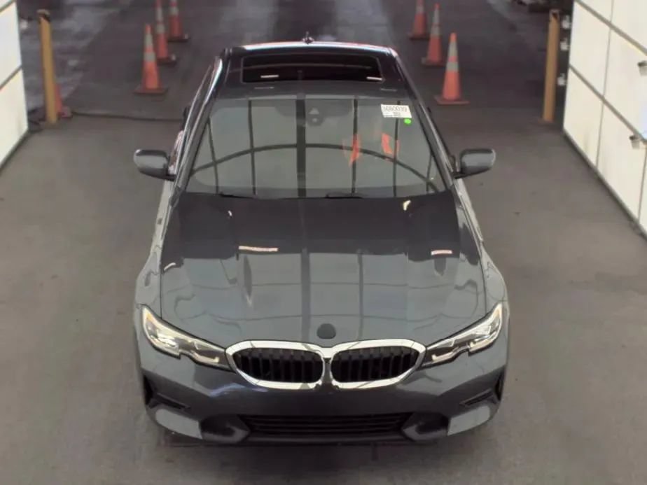 Used 2021 BMW 330i Sedan w/ Driving Assistance Package RWD image 2