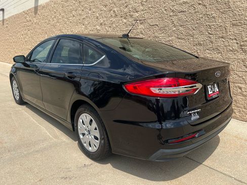 Used 2019 Ford Fusion S FWD image 4