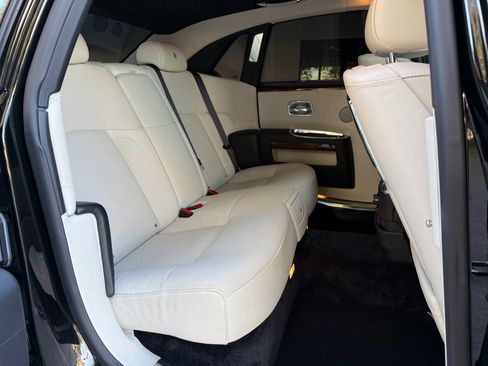 Used 2013 Rolls-Royce Ghost image 27