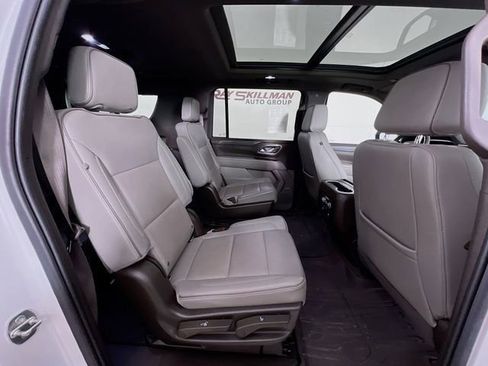 Used 2022 GMC Yukon XL SLT w/ SLT Luxury Package image 44