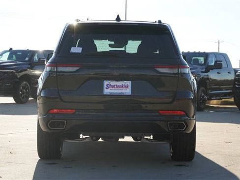 New 2025 Jeep Grand Cherokee Summit image 8