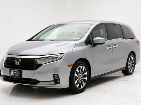 Used 2023 Honda Odyssey EX-L image 2