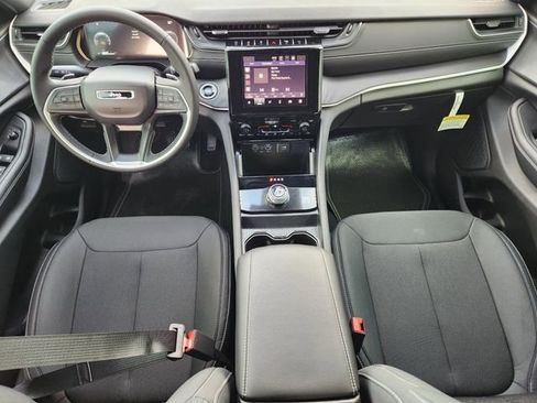 New 2025 Jeep Grand Cherokee L Laredo RWD image 18