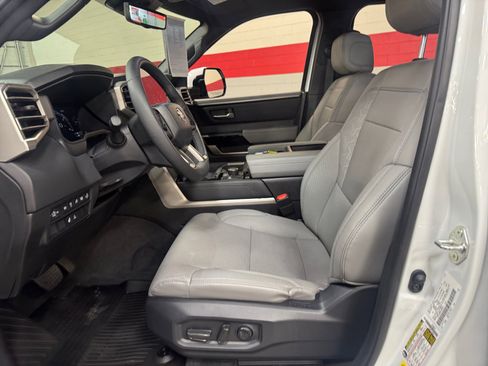 Used 2025 Toyota Tundra Limited image 14