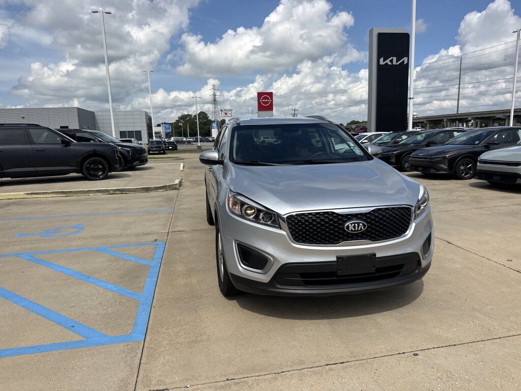 Used 2018 Kia Sorento FWD image 9