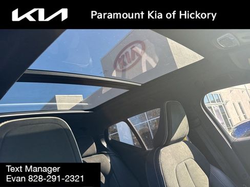 Used 2021 Volvo XC40 T5 R-Design w/ Advanced Package image 5