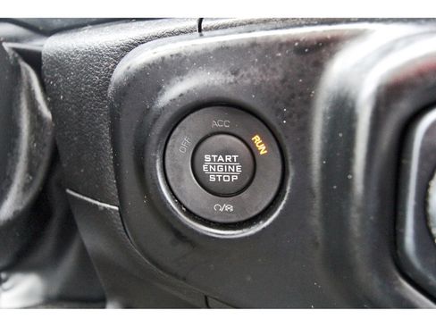 Used 2023 Jeep Gladiator Overland AWD/4WD image 23