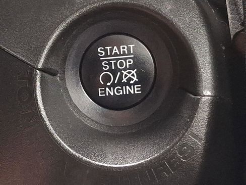 Certified 2021 Jeep Renegade Sport w/ Sport Appearance Group image 23