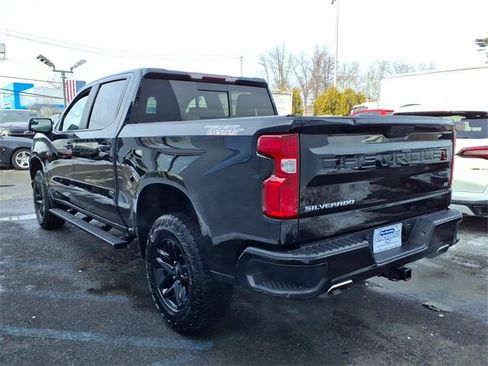 Used 2021 Chevrolet Silverado 1500 LT Trail Boss w/ Convenience Package II image 4