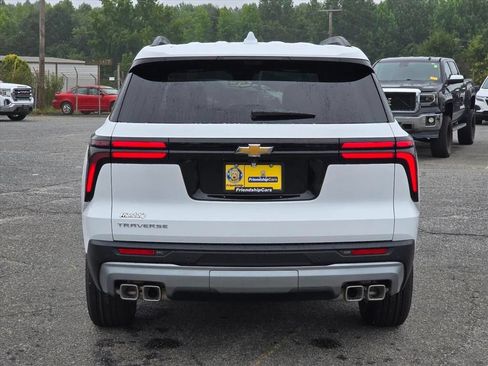 New 2026 Chevrolet Traverse LT w/ Driver Confidence Package FWD image 20